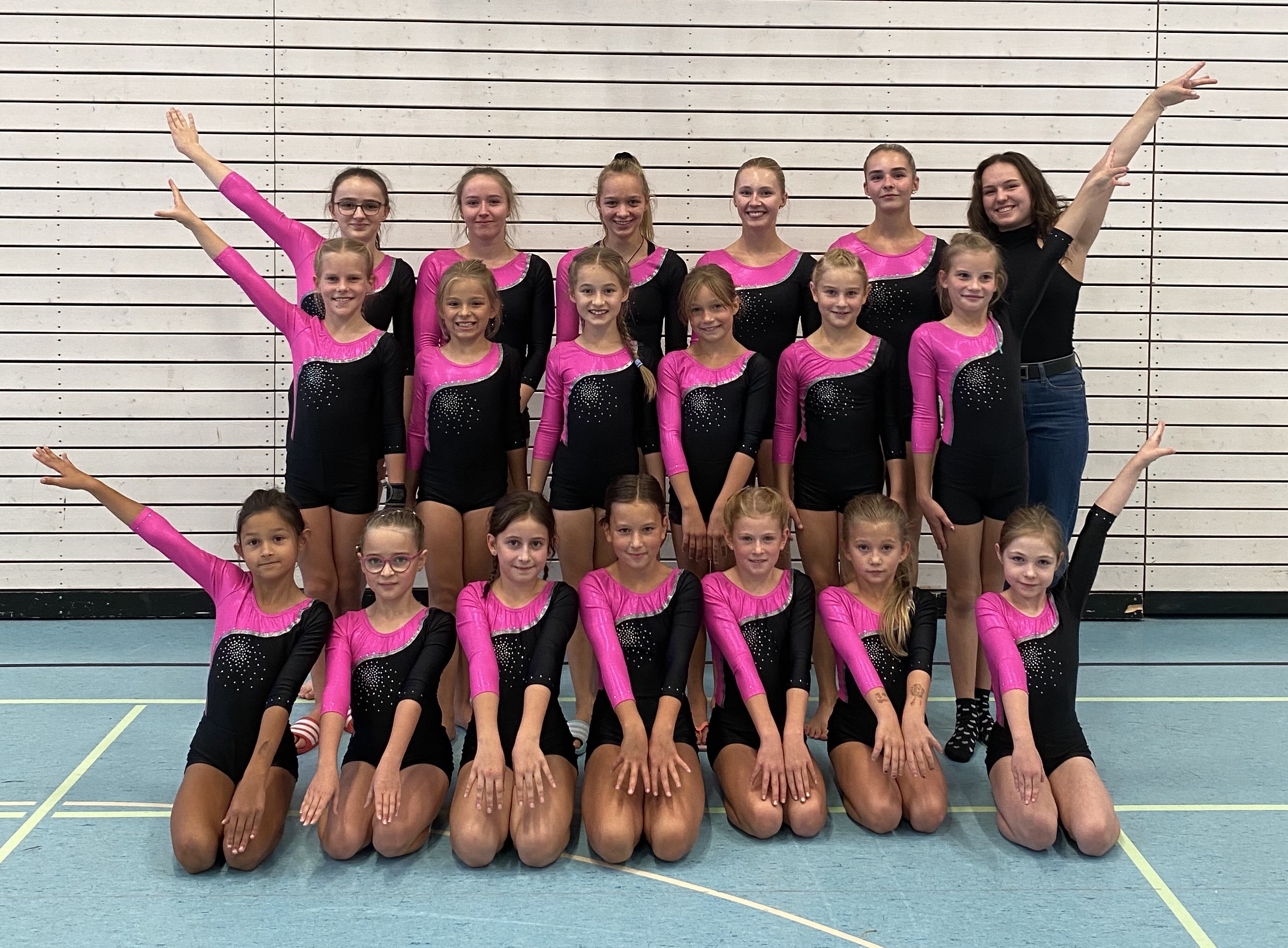 Team in Vereins-Turnanzügen – GymStern